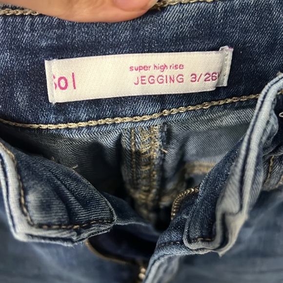 So brand kids jeans. Great condition - Picture 4 of 4